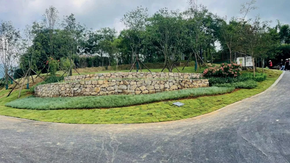 桂平(ping)西山泉(quan)露營基地園林景觀(guan)工程